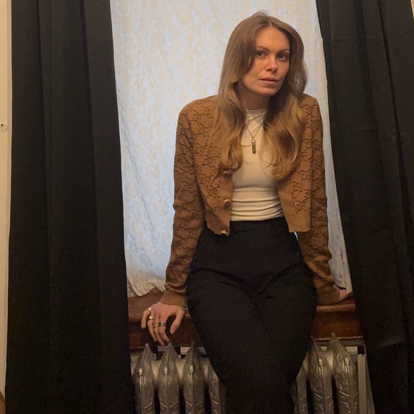 Meet your Posher, Leigh - Picture 2 of 5